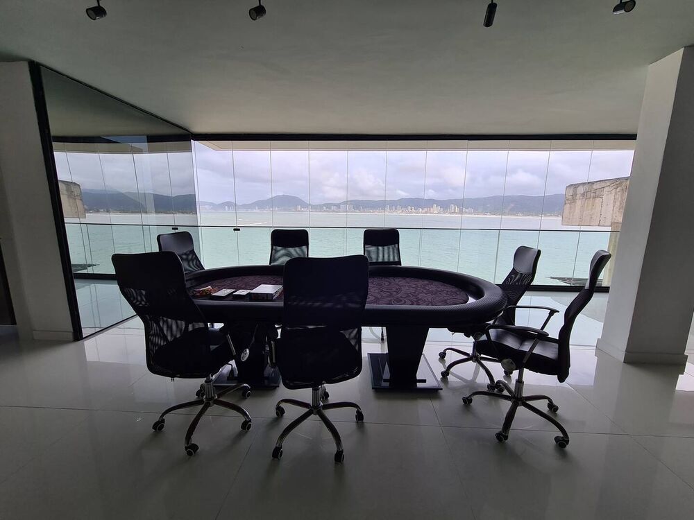 Casa, 6 quartos, 1100 m² - Foto 1