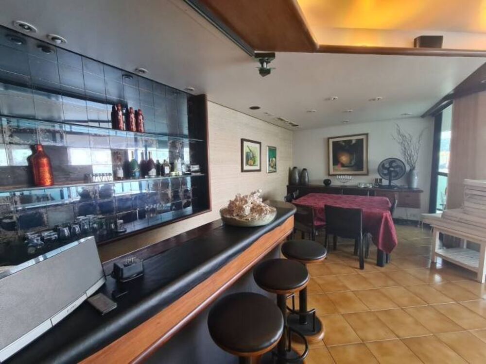 Apartamento à venda com 3 quartos, 160m² - Foto 4