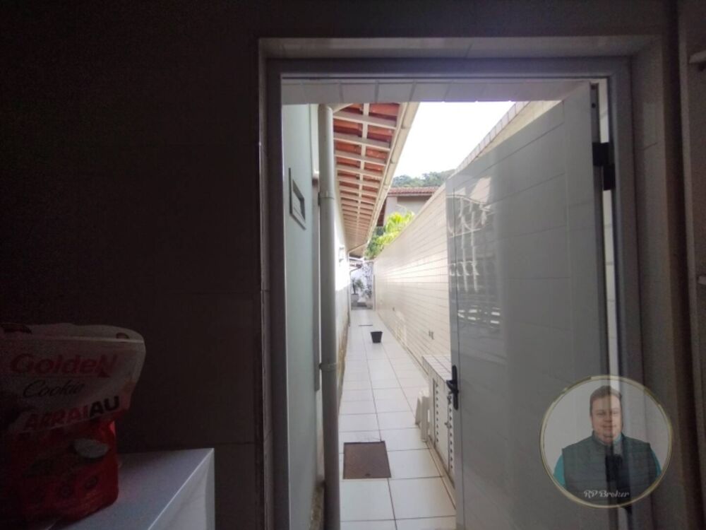 Casa, 3 quartos, 220 m² - Foto 2