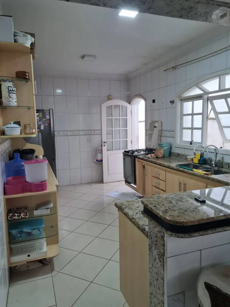 Casa, 3 quartos, 200 m² - Foto 2