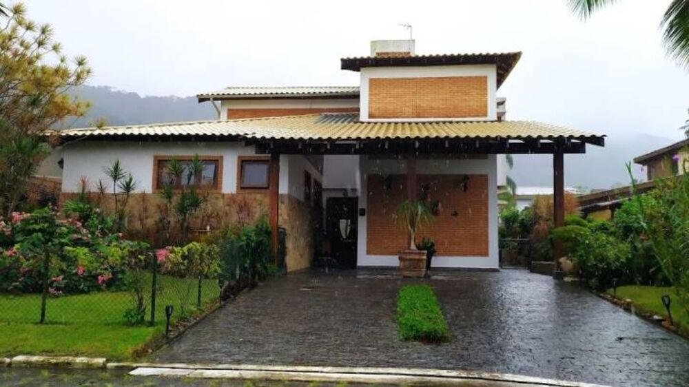 Casa à venda com 4 quartos, 290m² - Foto 1
