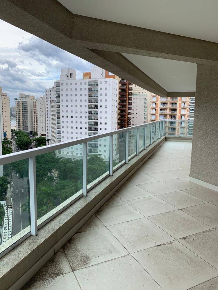 Apartamento à venda com 3 quartos, 144m² - Foto 2