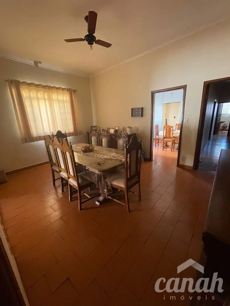 Casa, 4 quartos, 210 m² - Foto 1