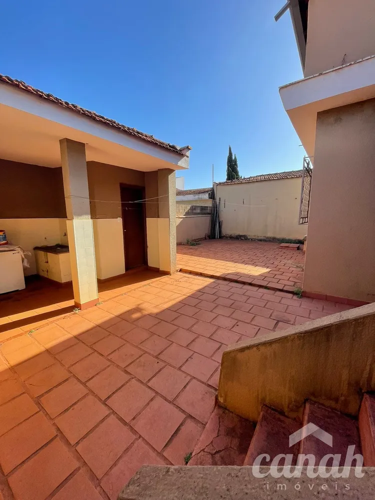 Casa, 4 quartos, 210 m² - Foto 3