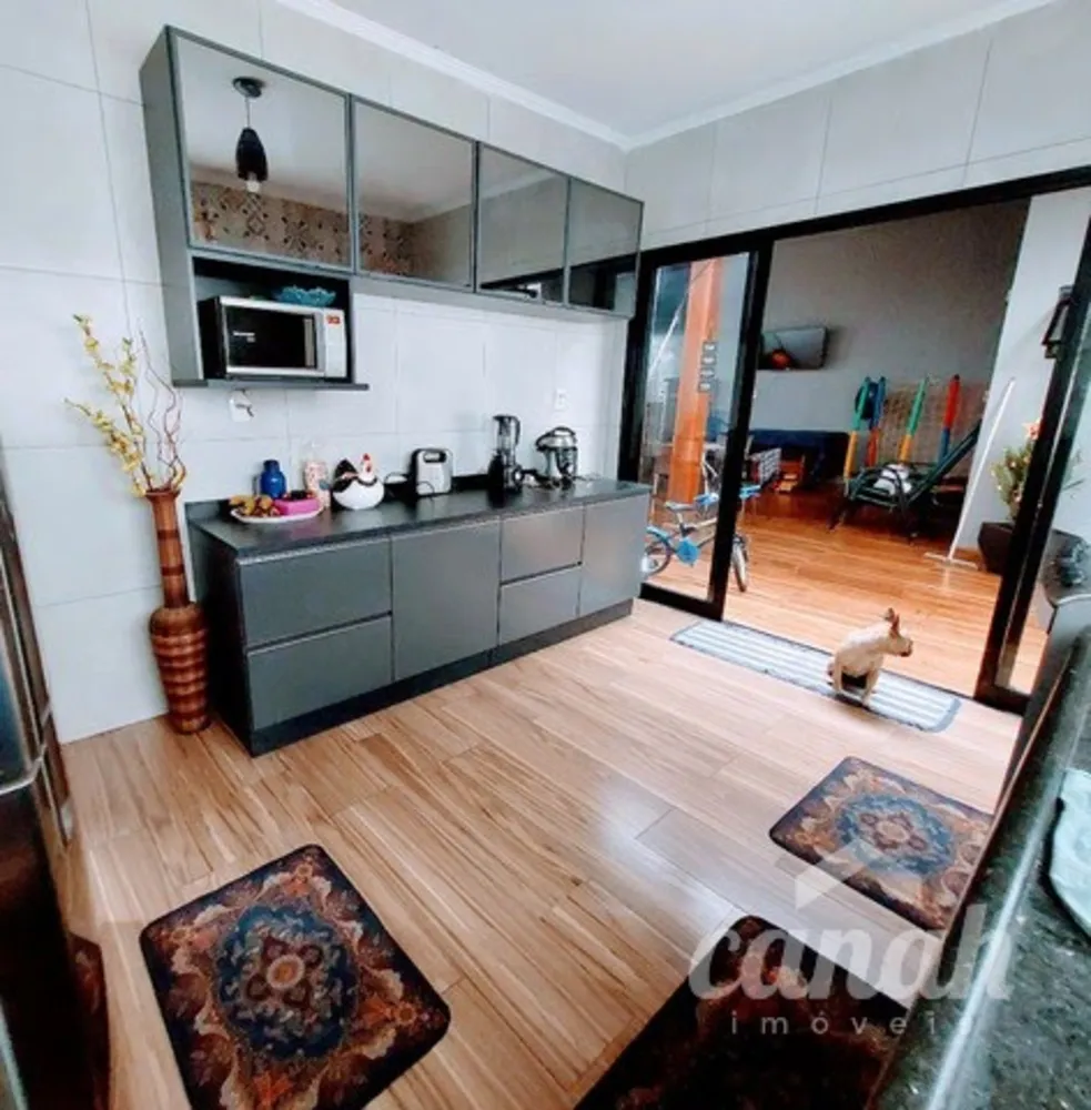 Casa, 2 quartos, 275 m² - Foto 1