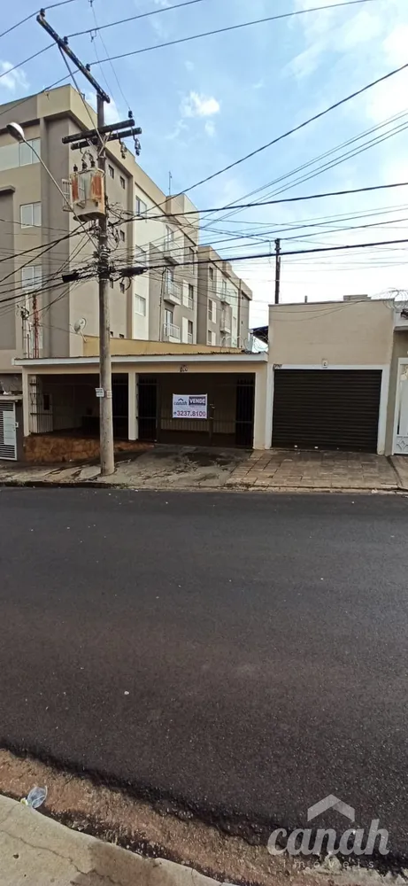 Casa, 3 quartos, 248 m² - Foto 1
