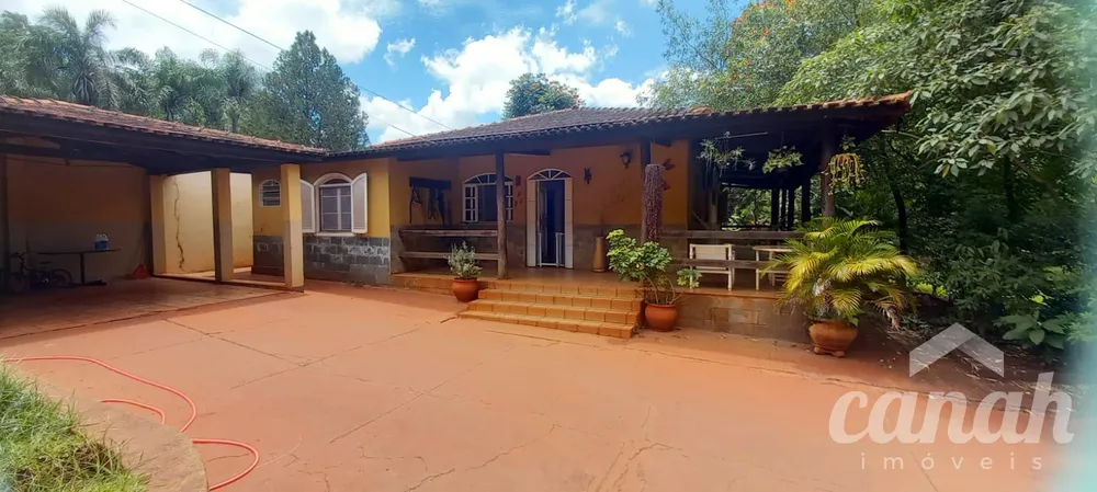 Chácara, 3 quartos, 2000 m² - Foto 1