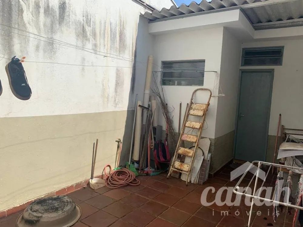 Casa, 3 quartos, 216 m² - Foto 2