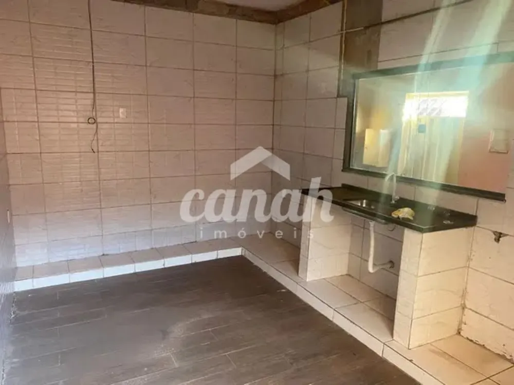 Casa, 4 quartos, 161 m² - Foto 1