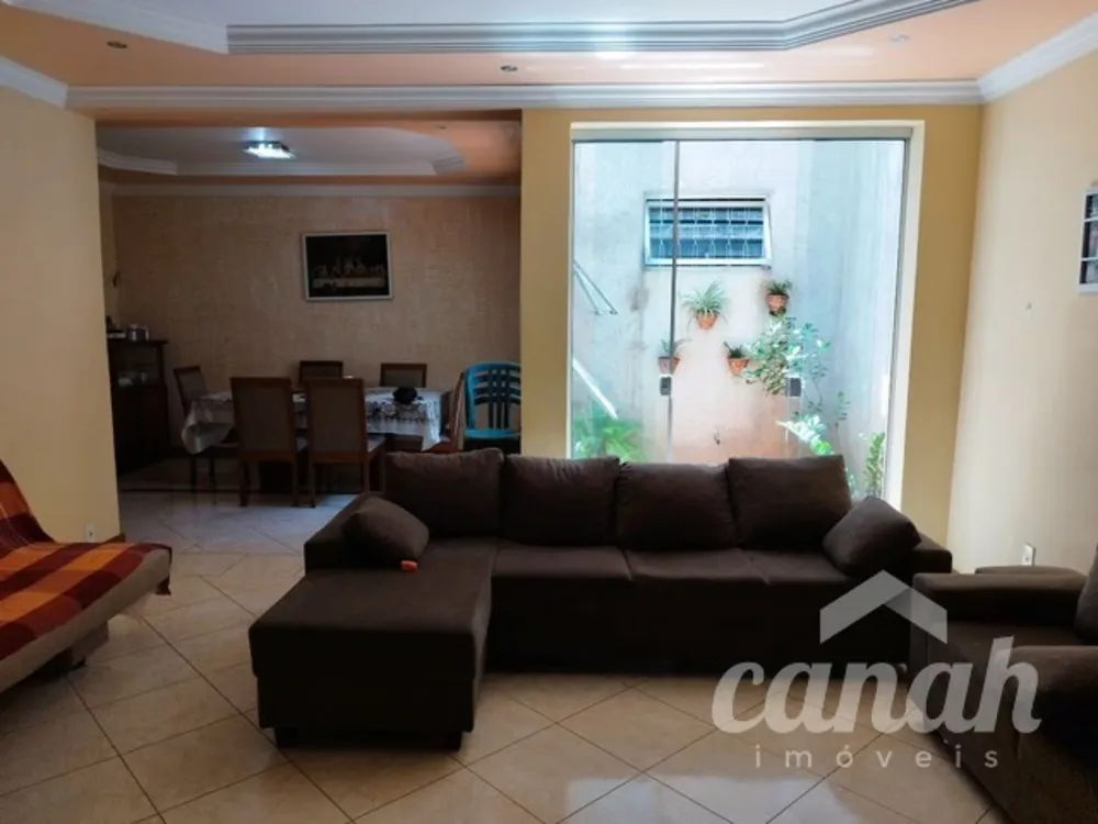 Casa, 3 quartos, 280 m² - Foto 2