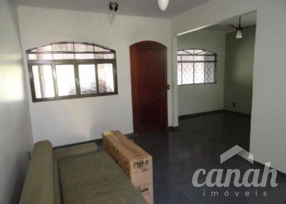 Casa, 3 quartos, 260 m² - Foto 2