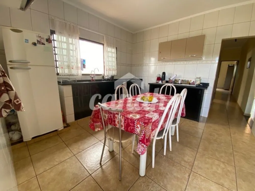 Casa, 3 quartos, 182 m² - Foto 3