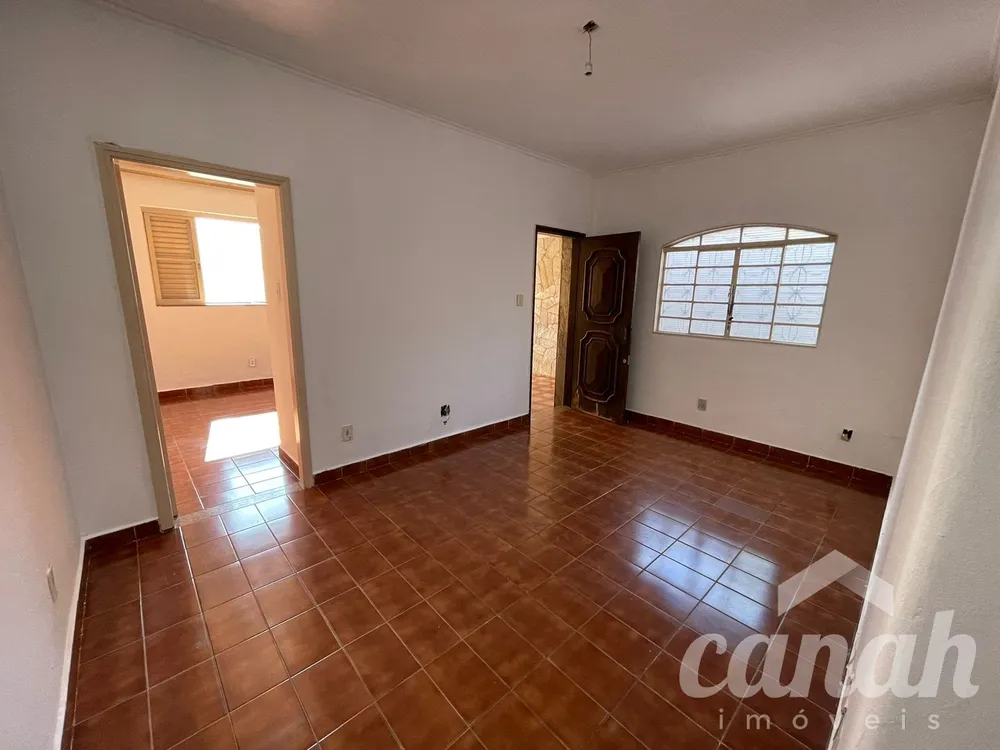 Casa, 3 quartos, 162 m² - Foto 1
