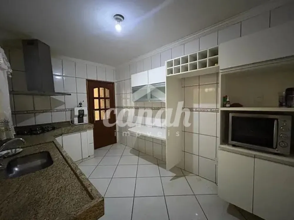Casa, 3 quartos, 194 m² - Foto 4