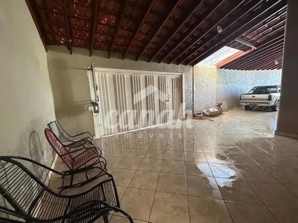 Casa, 3 quartos, 194 m² - Foto 2