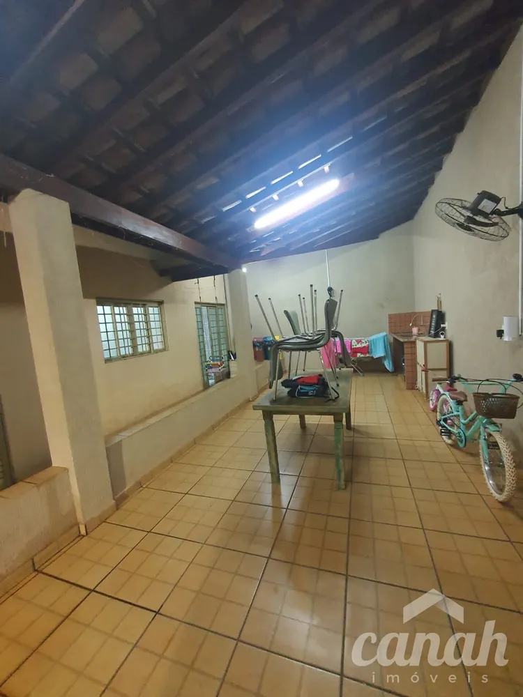 Casa, 4 quartos, 237 m² - Foto 4