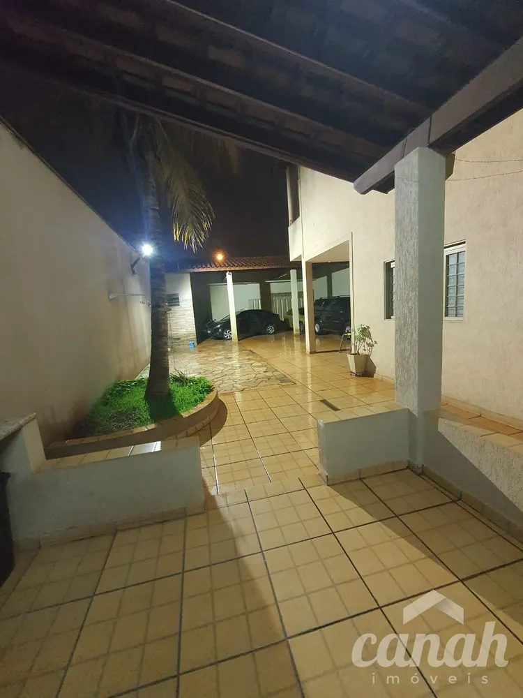 Casa, 4 quartos, 237 m² - Foto 2