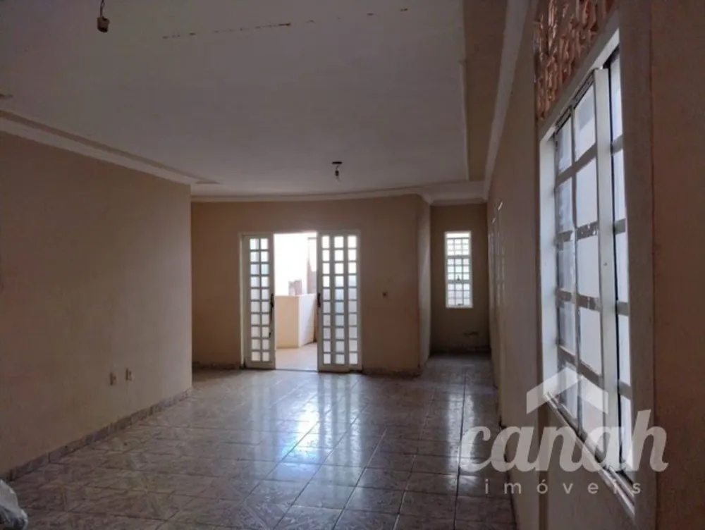 Casa, 4 quartos, 300 m² - Foto 1
