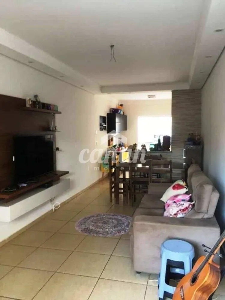 Casa, 2 quartos, 60 m² - Foto 1