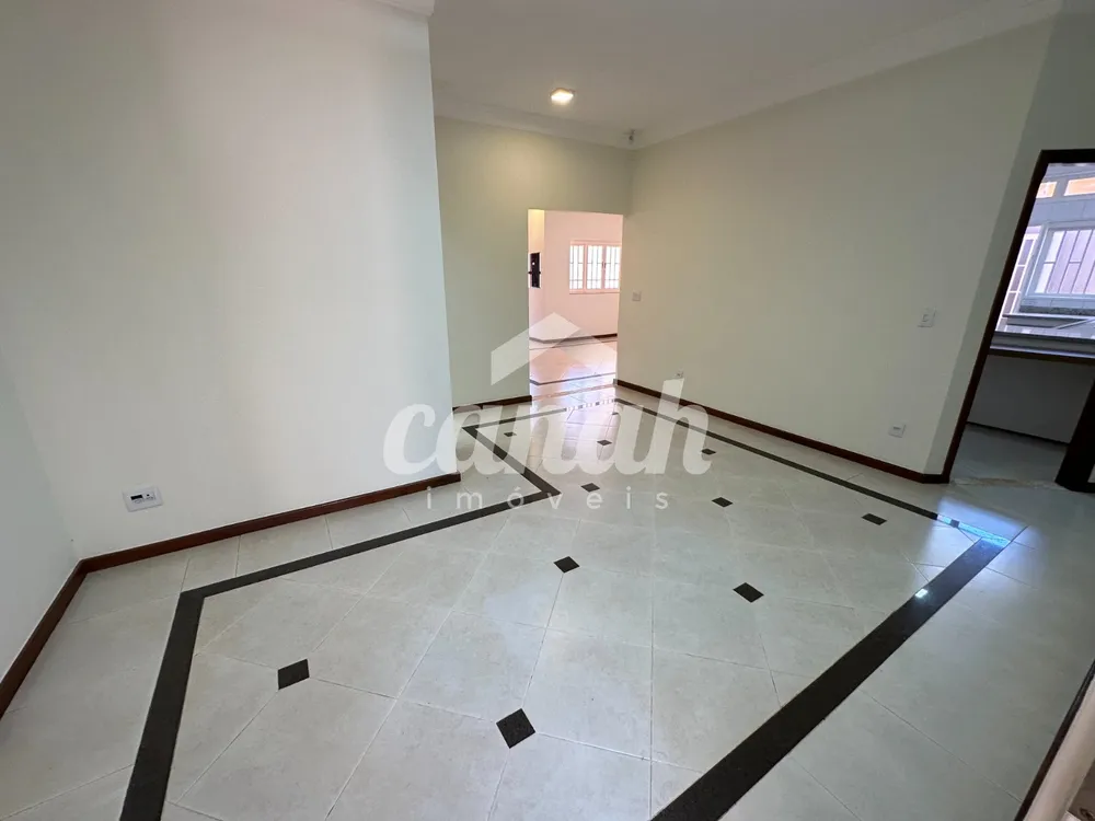 Casa, 5 quartos, 380 m² - Foto 3