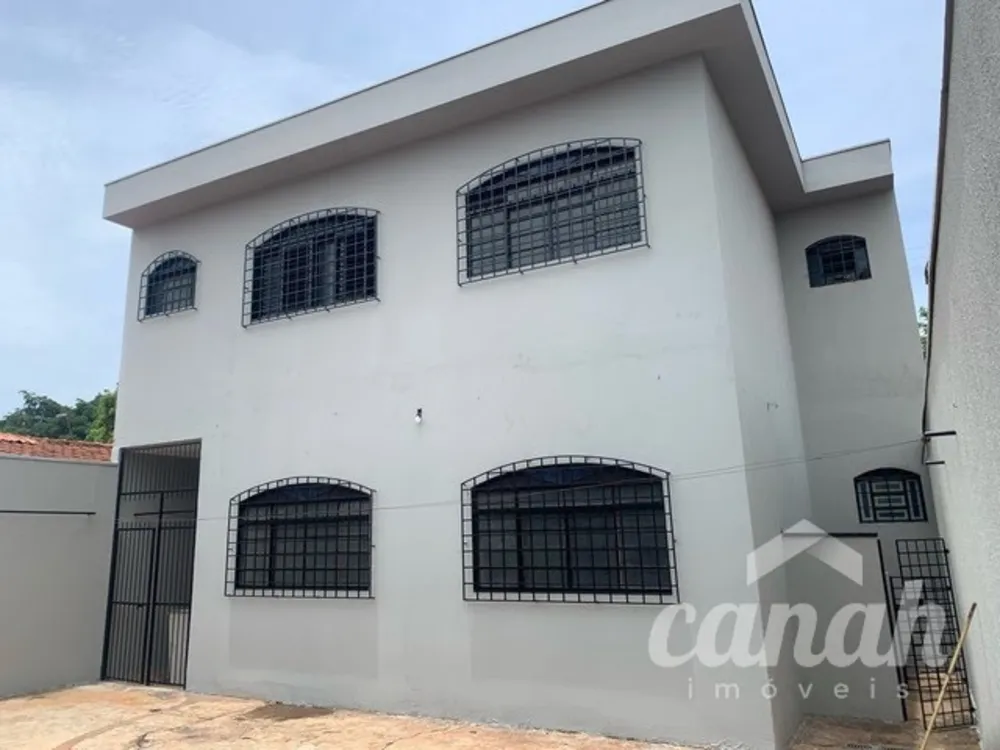 Casa, 3 quartos, 200 m² - Foto 1