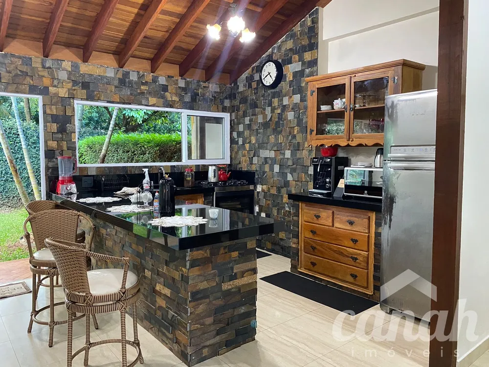 Chácara, 4 quartos, 1300 m² - Foto 1