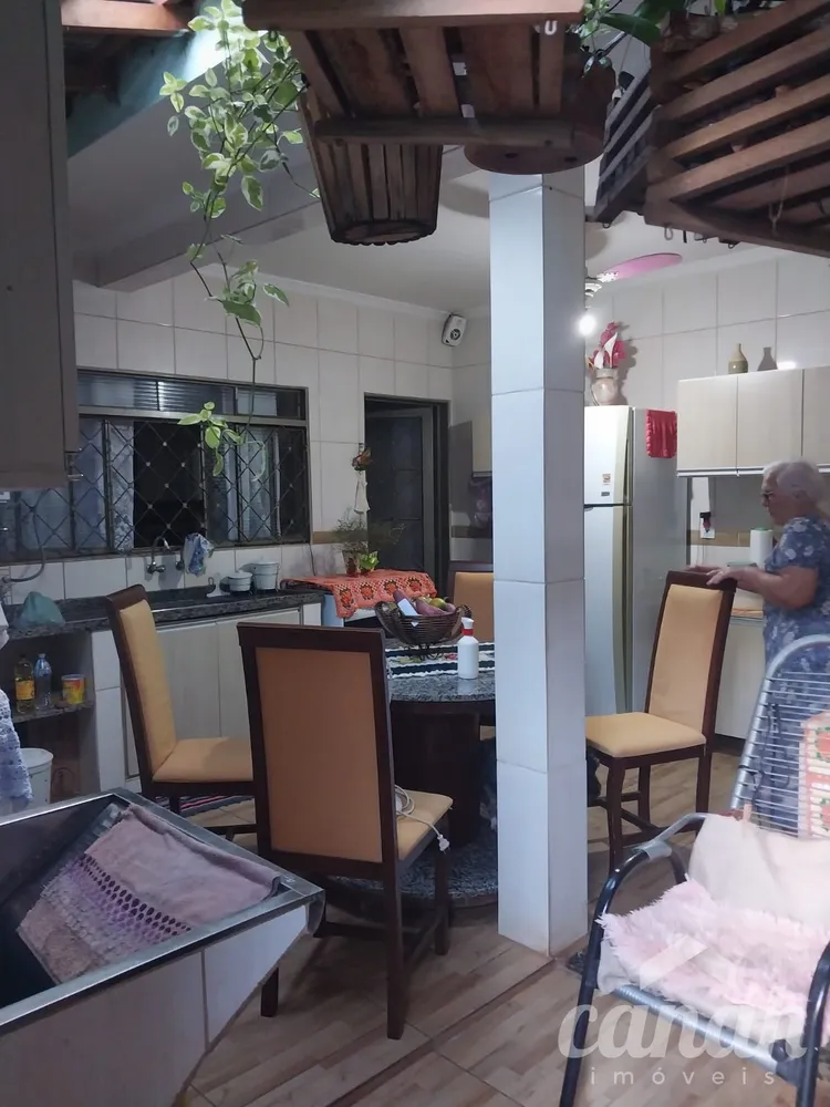 Casa, 4 quartos, 195 m² - Foto 4