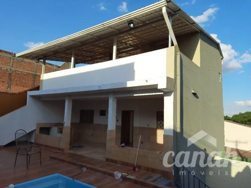 Casa, 5 quartos, 330 m² - Foto 4