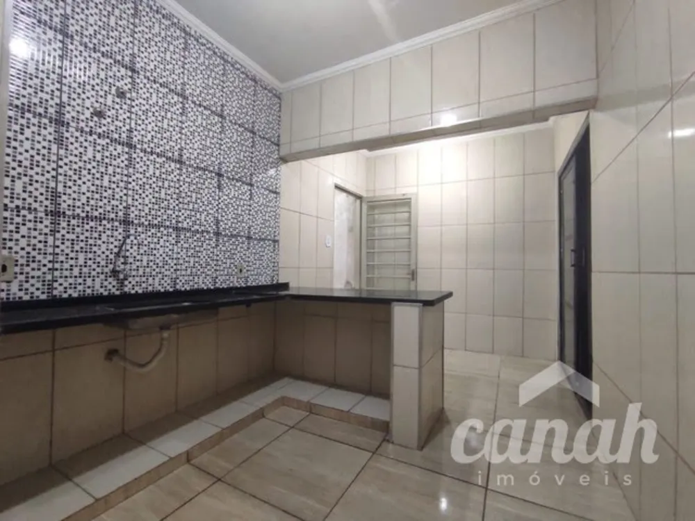 Casa, 2 quartos, 200 m² - Foto 2