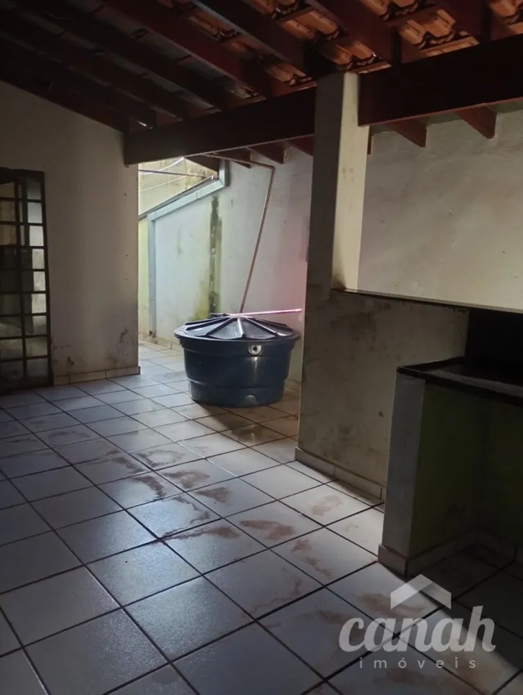 Casa, 4 quartos, 225 m² - Foto 4