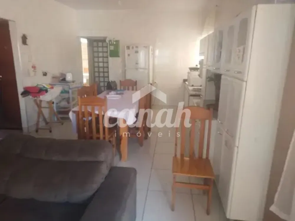Casa, 2 quartos, 350 m² - Foto 1