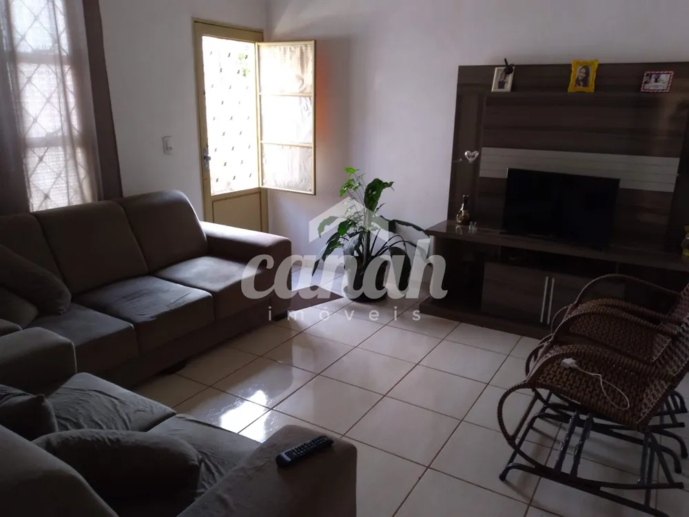 Casa, 2 quartos, 160 m² - Foto 1