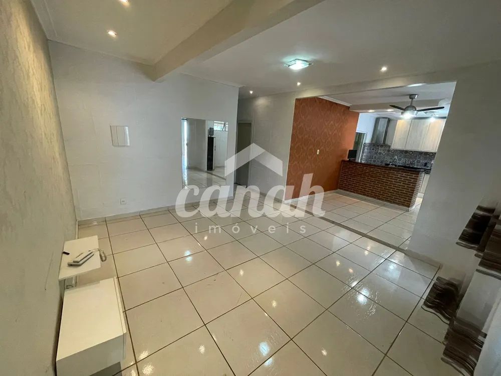 Casa, 4 quartos, 200 m² - Foto 1