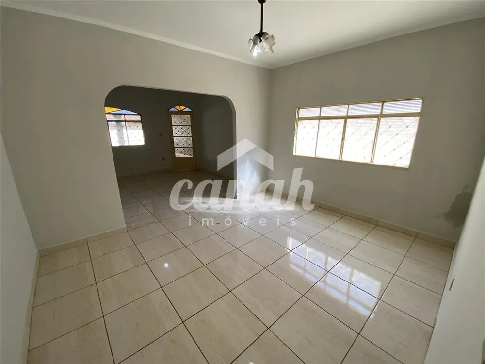 Casa, 3 quartos, 170 m² - Foto 2
