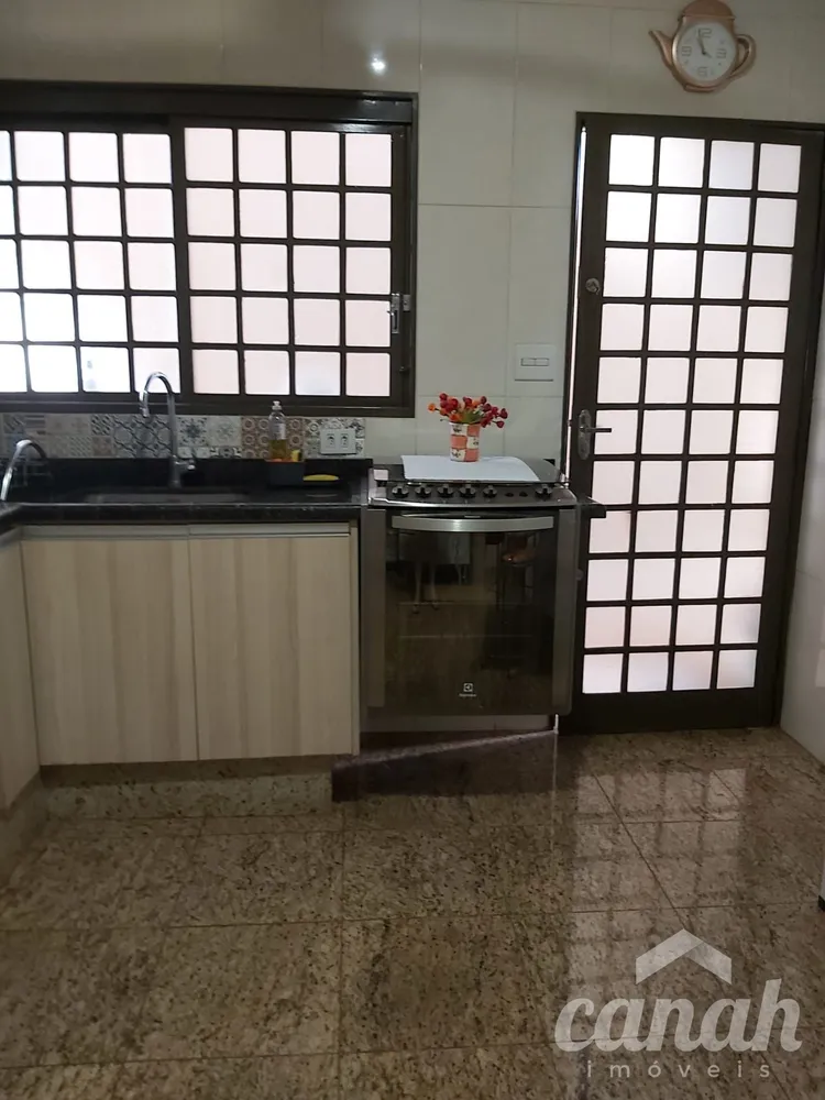 Casa, 3 quartos, 230 m² - Foto 2