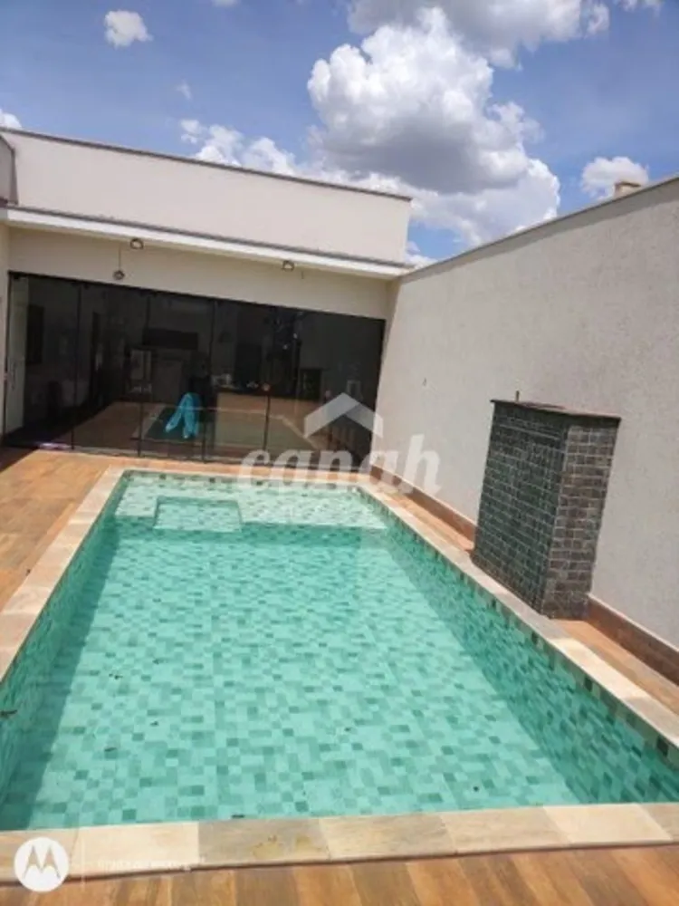 Casa, 3 quartos, 217 m² - Foto 1