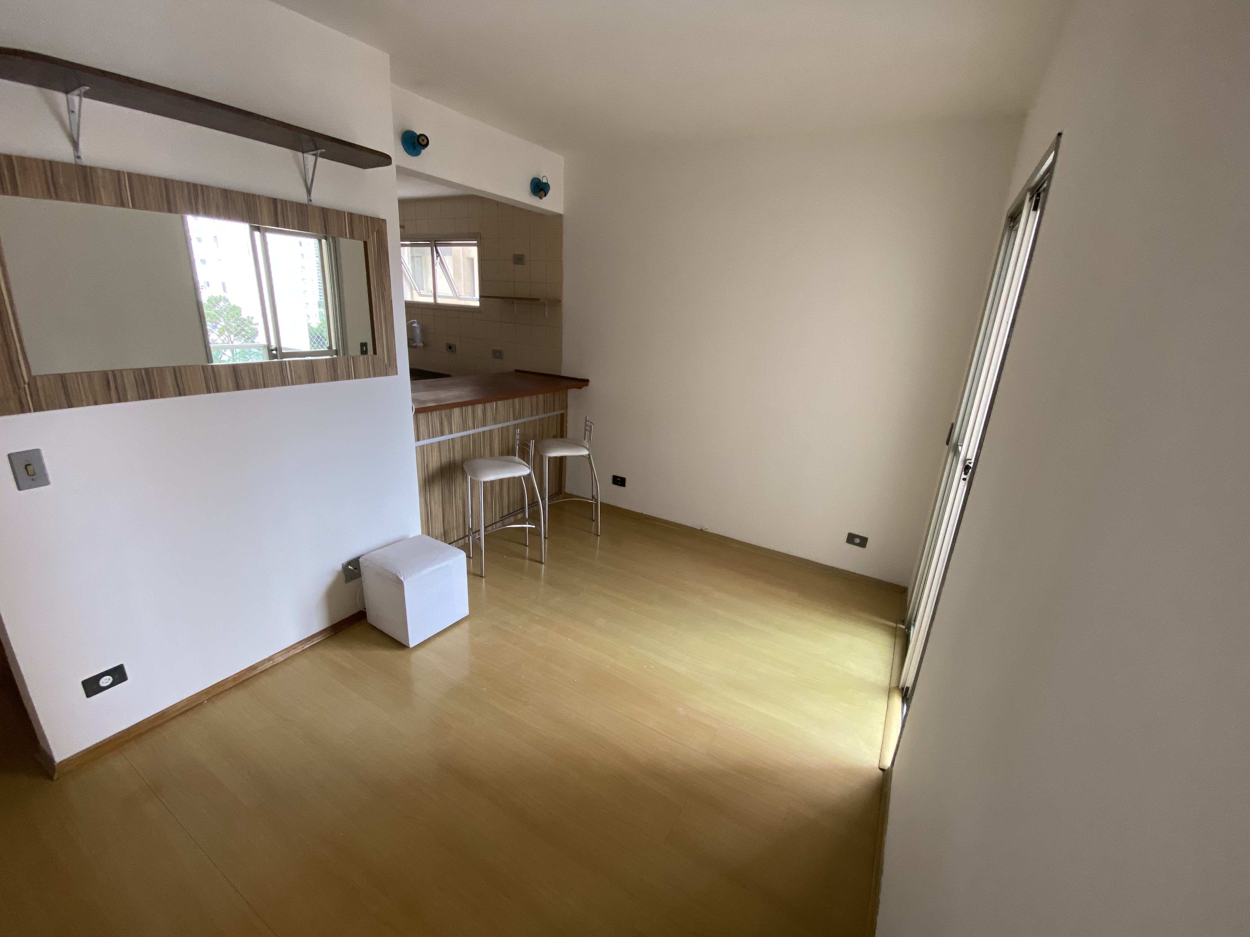 Apartamento para alugar com 1 quarto, 45m² - Foto 1