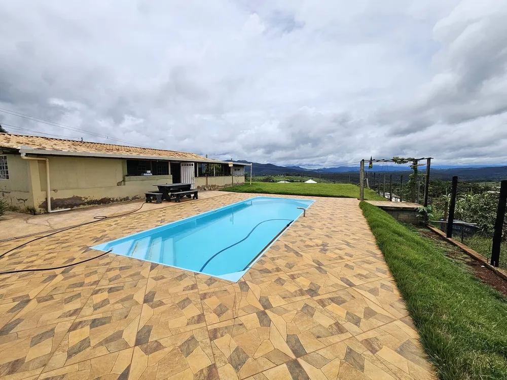 Chácara, 3 quartos, 2099 m² - Foto 1