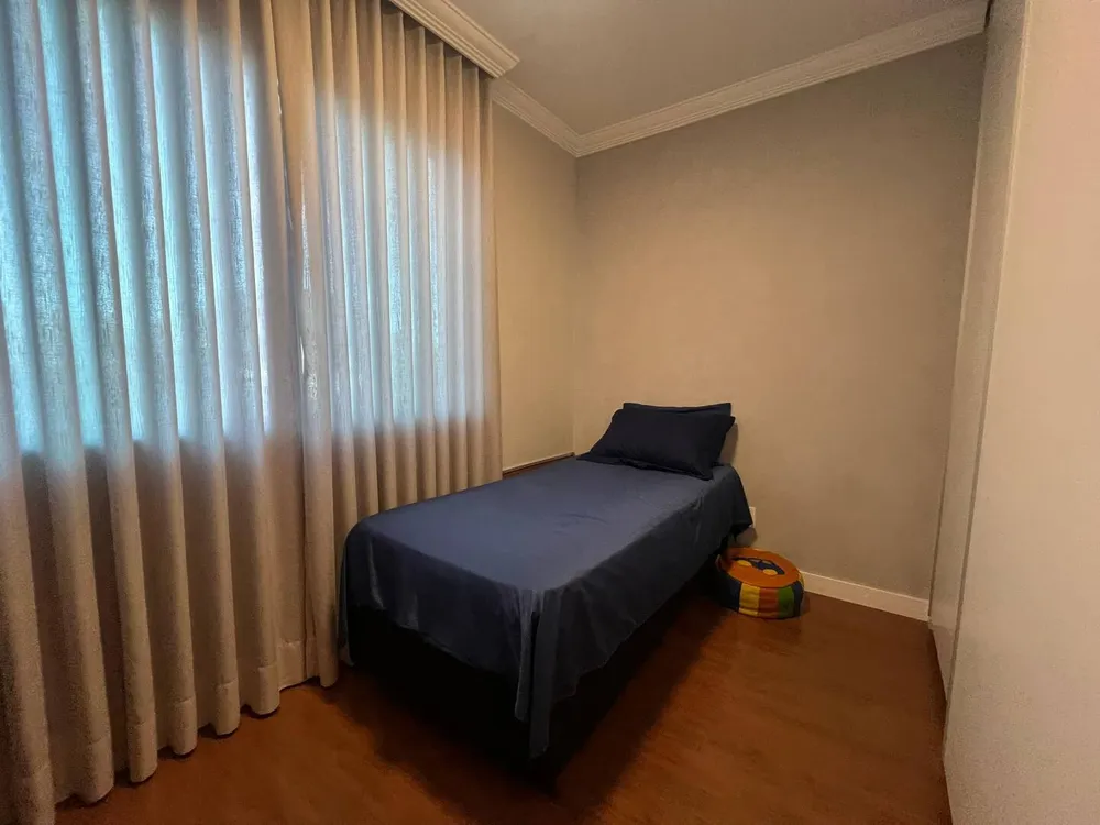 Casa, 3 quartos, 245 m² - Foto 1