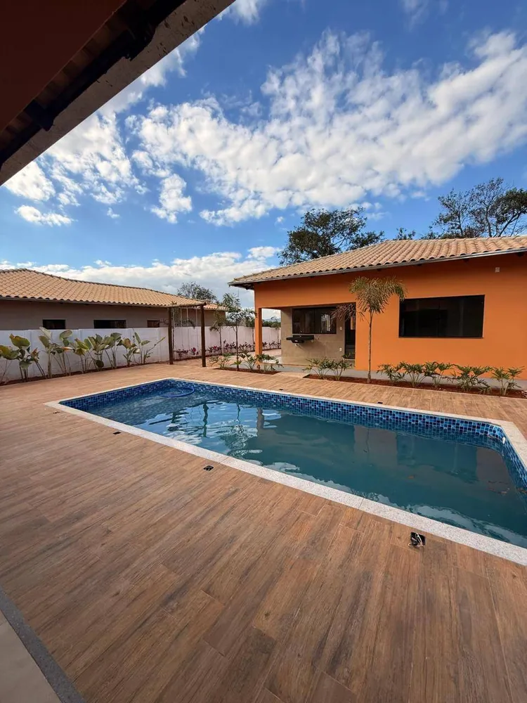 Chácara, 3 quartos, 600 m² - Foto 1