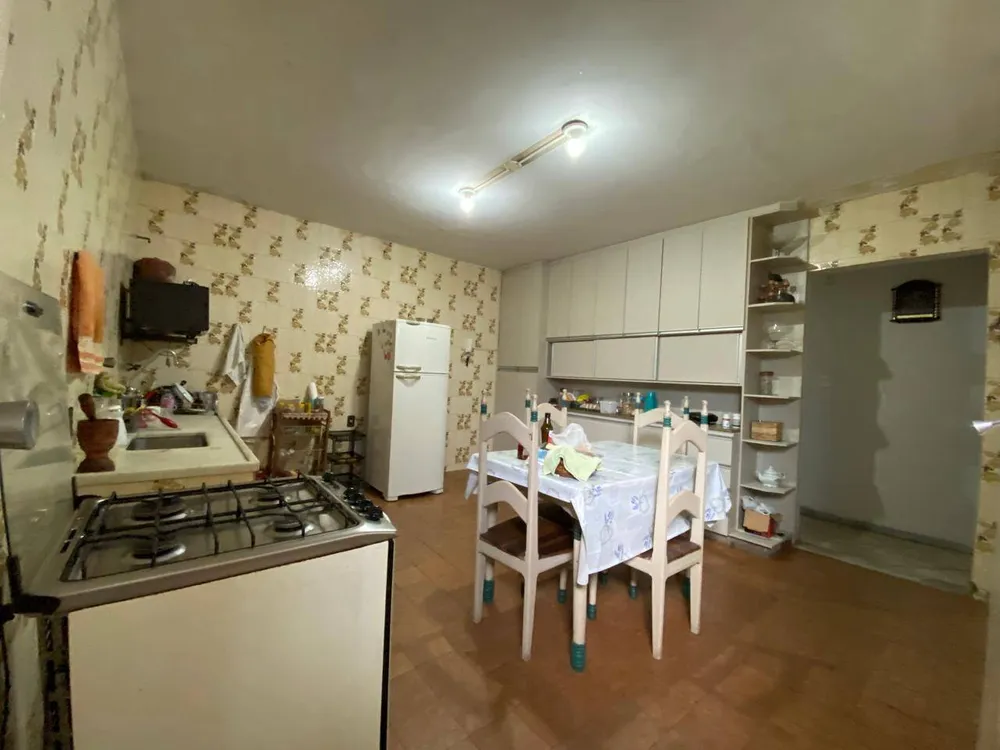 Casa, 4 quartos, 288 m² - Foto 2