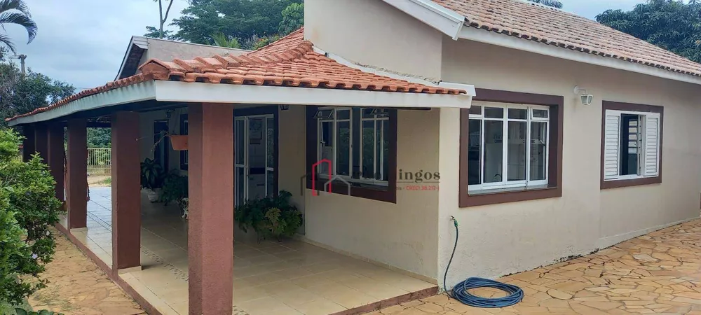 Chácara à venda com 3 quartos, 310m² - Foto 1