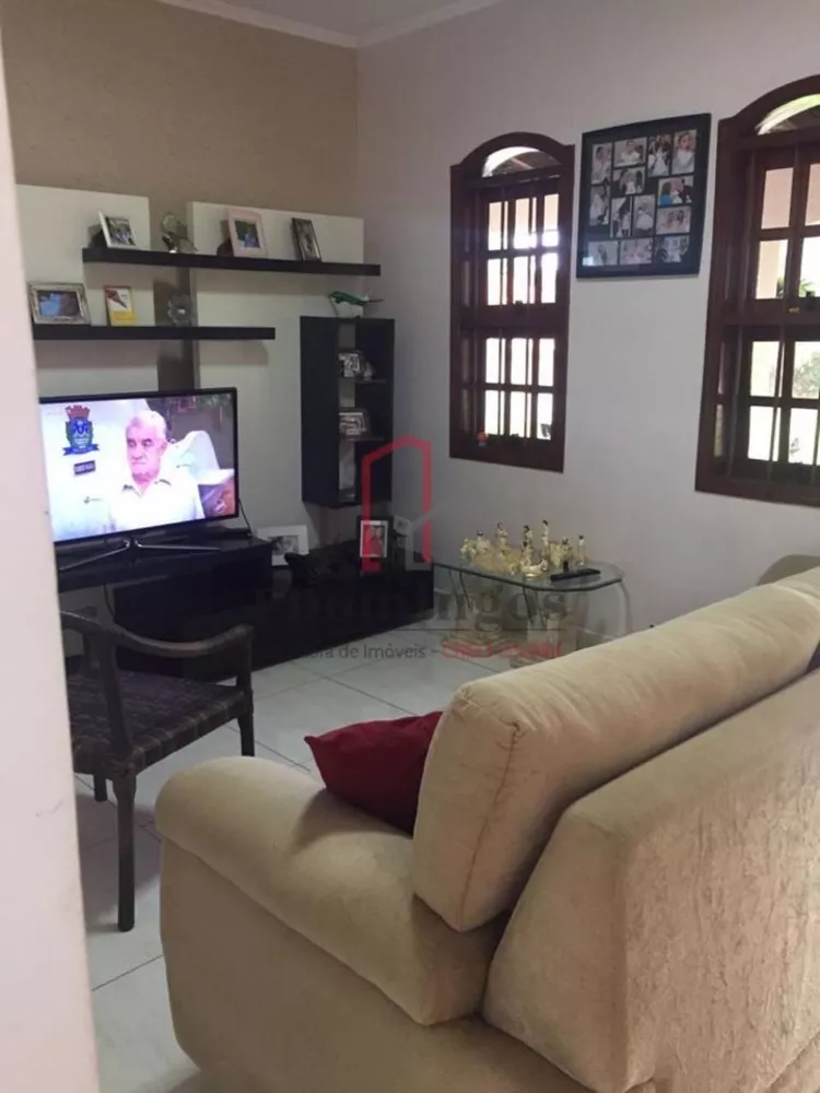 Chácara à venda com 3 quartos, 280m² - Foto 2