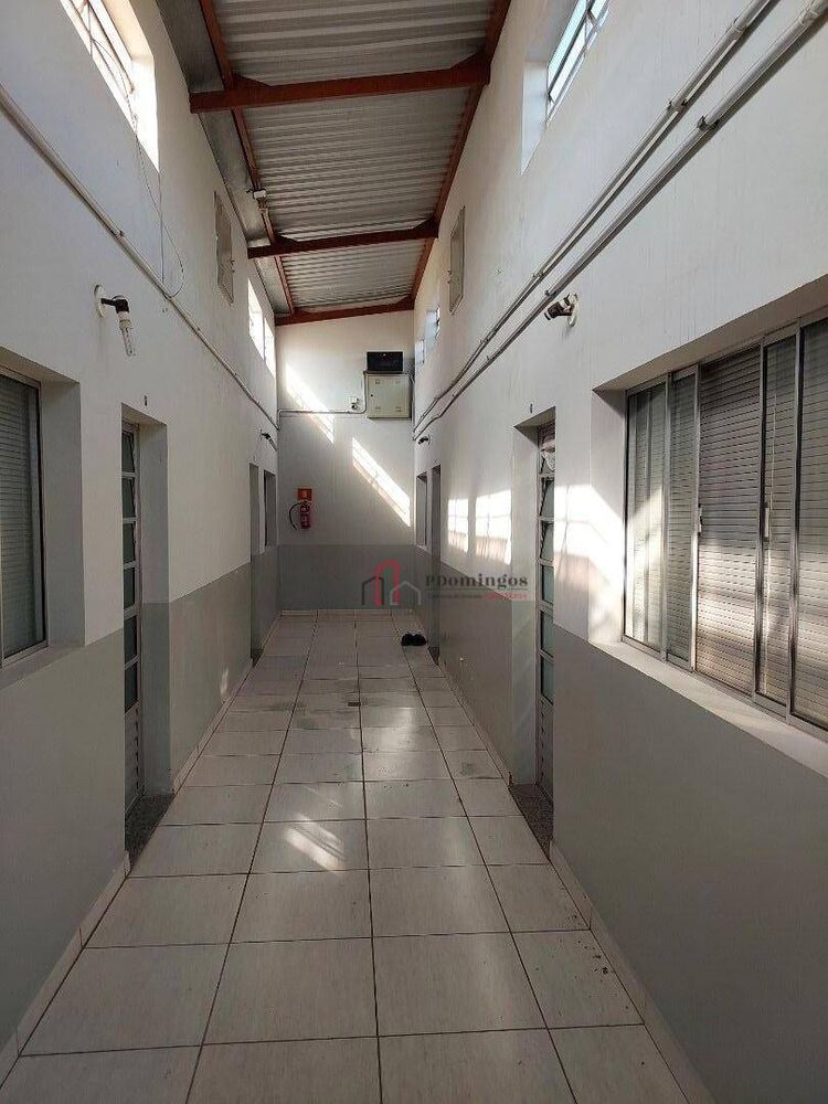 Sobrado à venda com 8 quartos, 280m² - Foto 3