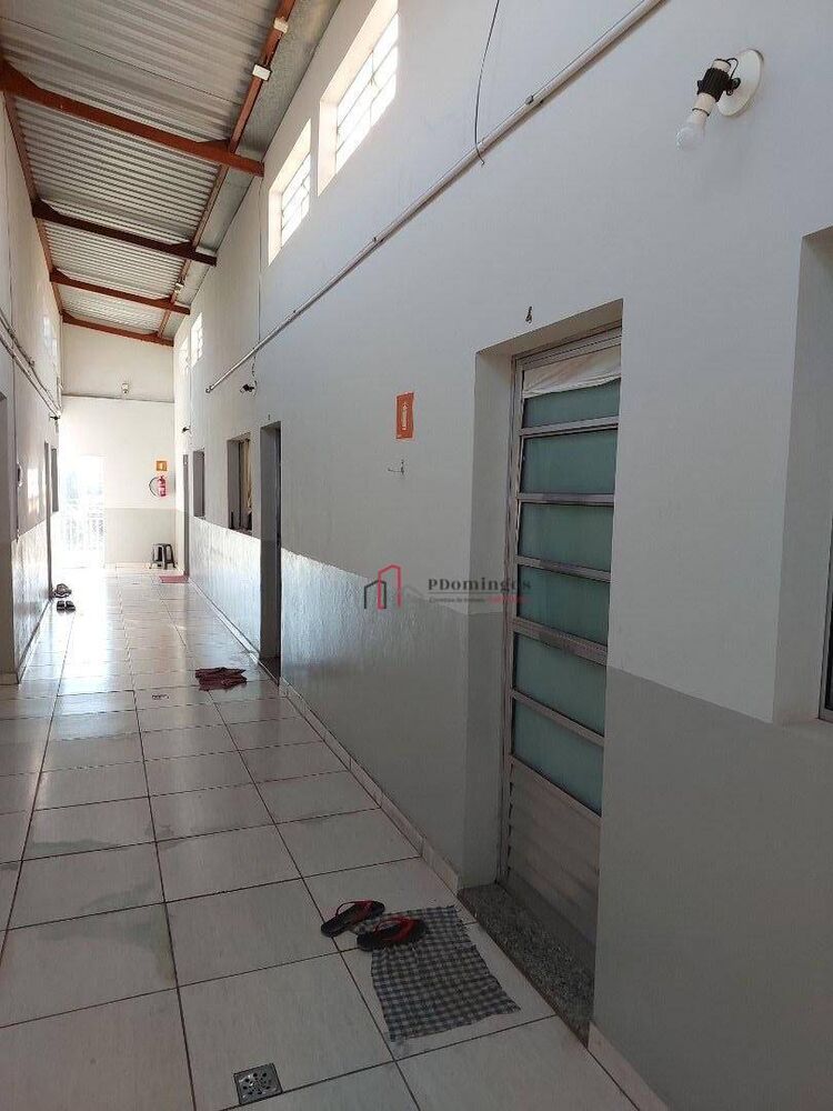 Sobrado à venda com 8 quartos, 280m² - Foto 2