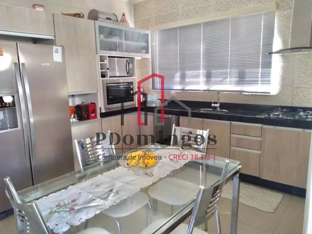 Sobrado à venda com 3 quartos, 214m² - Foto 4