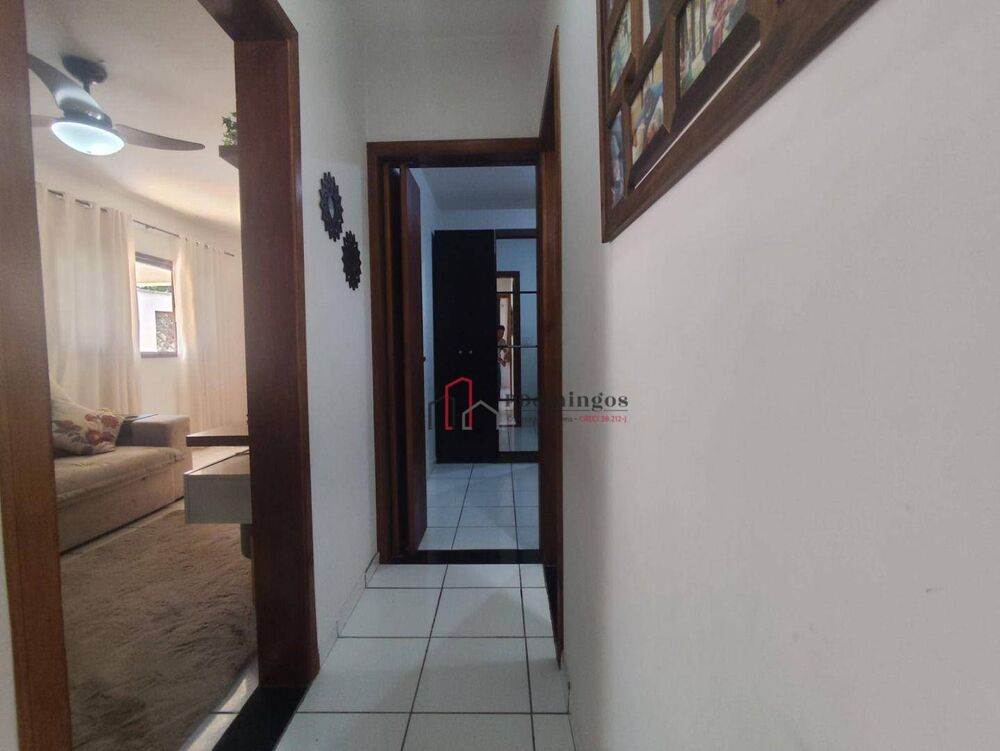 Casa à venda com 3 quartos, 69m² - Foto 4