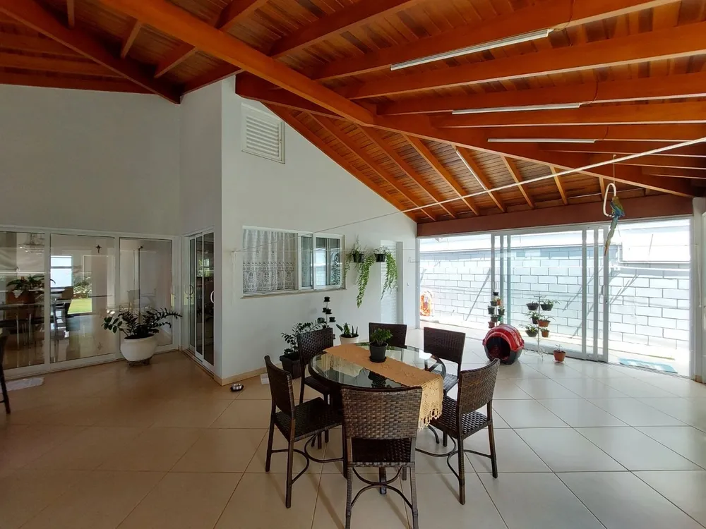 Chácara, 3 quartos, 901 m² - Foto 1