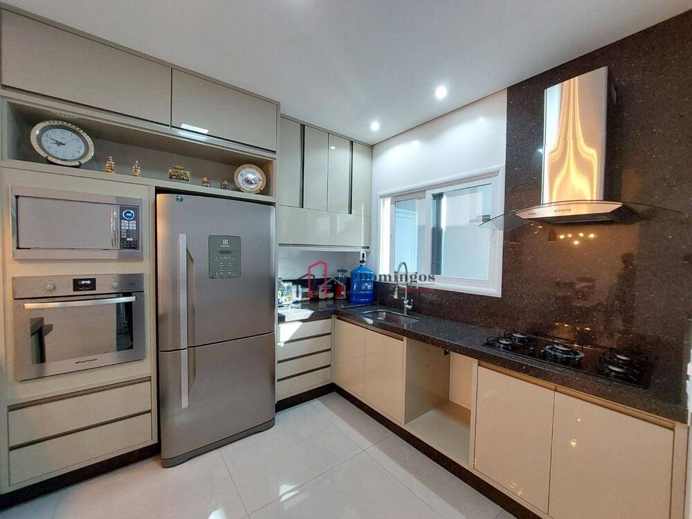Casa de Condomínio à venda com 3 quartos, 144m² - Foto 1