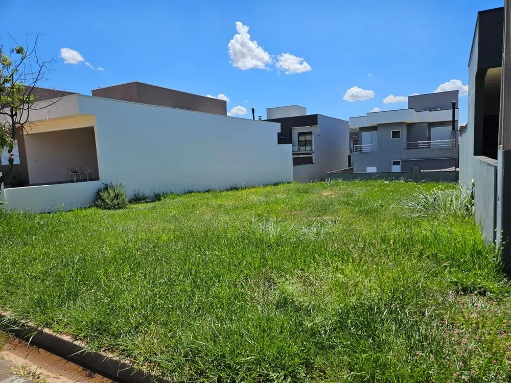 Loteamento e Condomínio, 250 m² - Foto 1